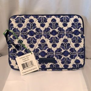 Vera Bradley E-Reader Sleeve NWT